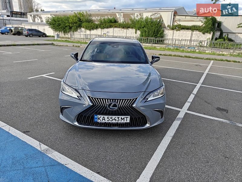 Седан Lexus ES 2021 в Киеве