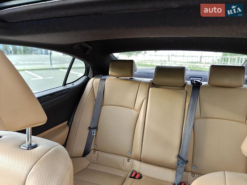 Седан Lexus ES 2021 в Киеве