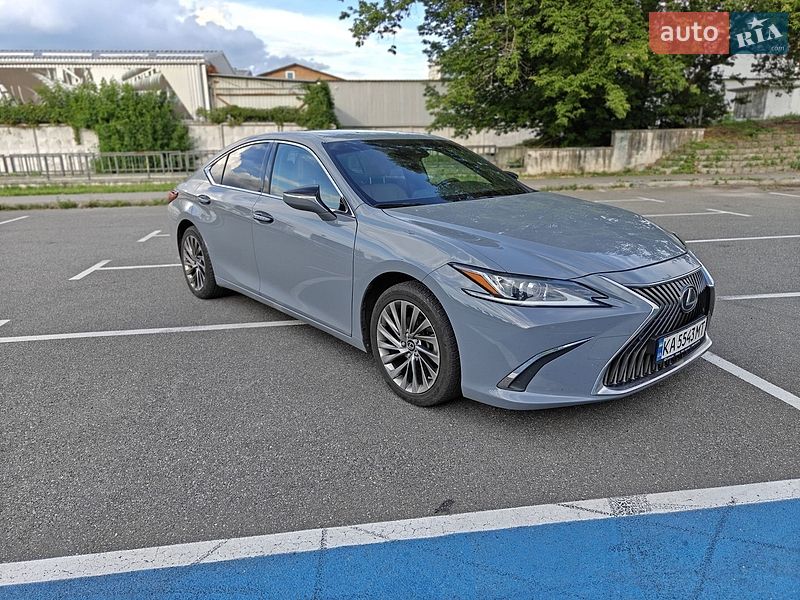 Седан Lexus ES 2021 в Киеве
