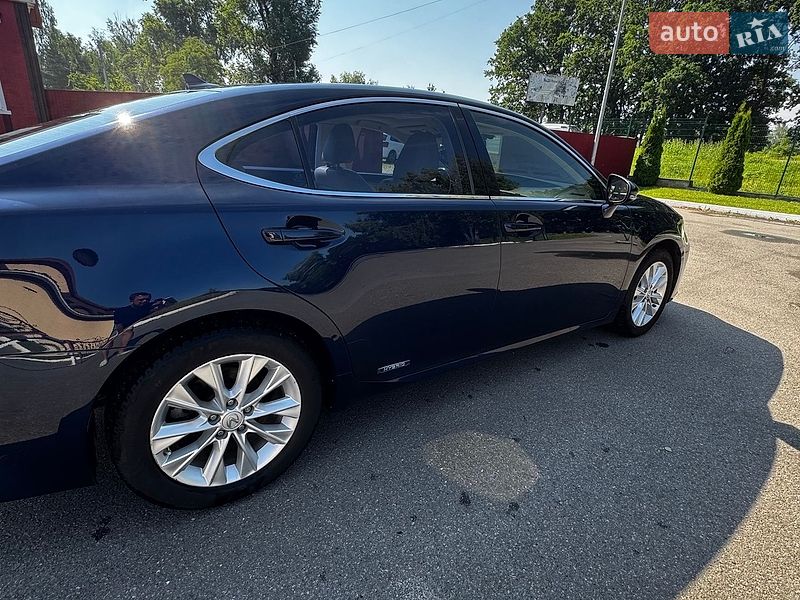 Седан Lexus ES 2014 в Києві