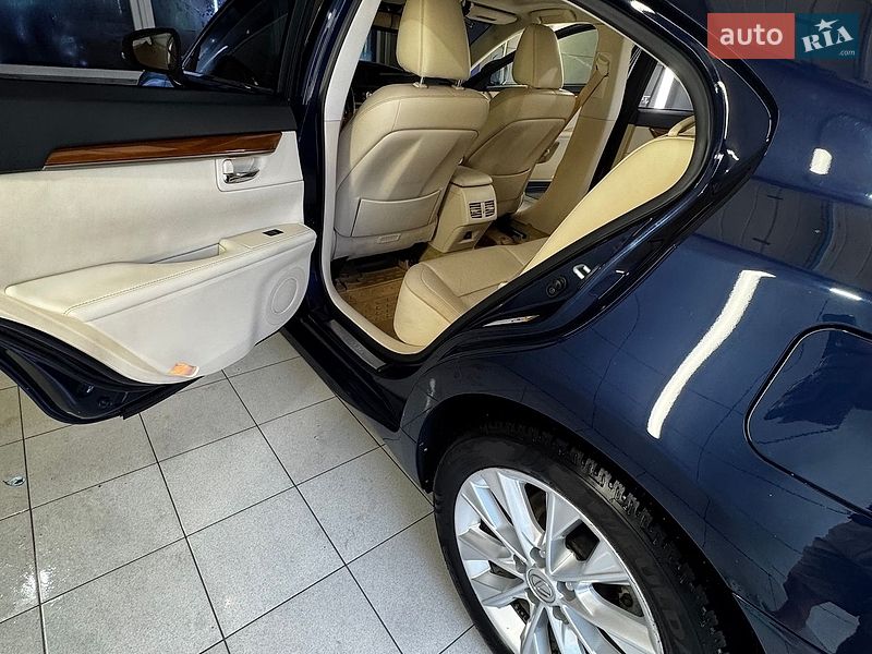 Седан Lexus ES 2014 в Києві