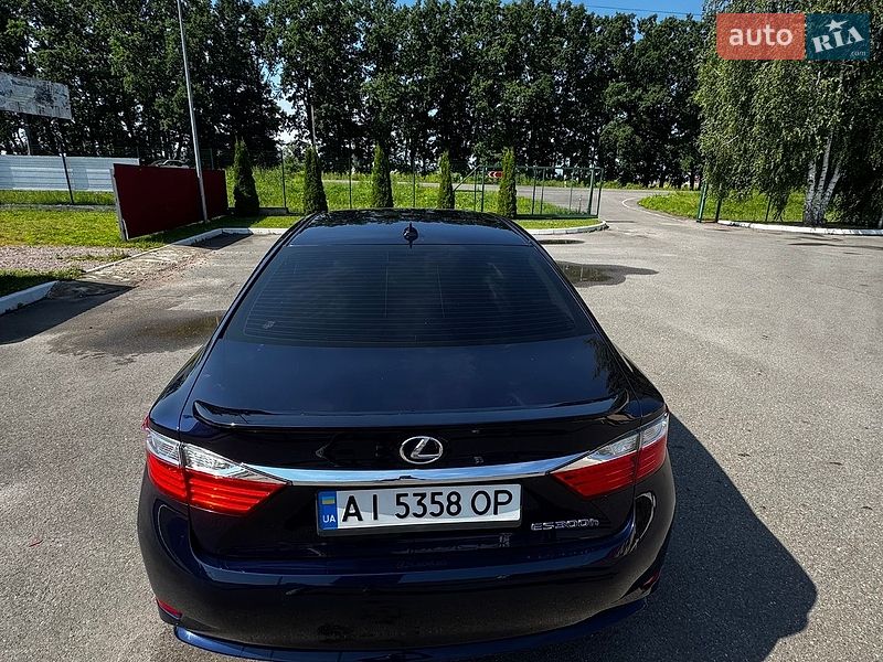 Седан Lexus ES 2014 в Києві