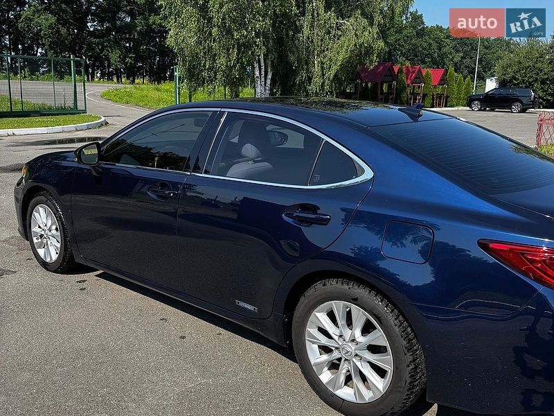 Седан Lexus ES 2014 в Києві