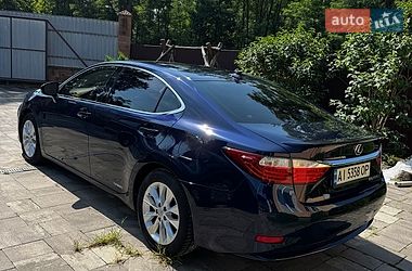 Седан Lexus ES 2014 в Києві