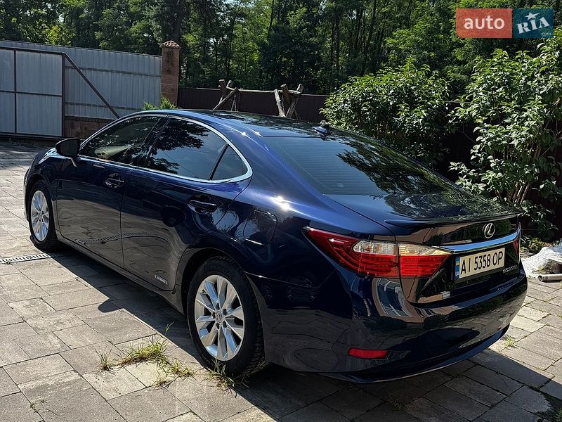 Седан Lexus ES 2014 в Києві