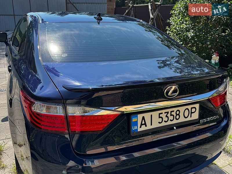 Седан Lexus ES 2014 в Києві
