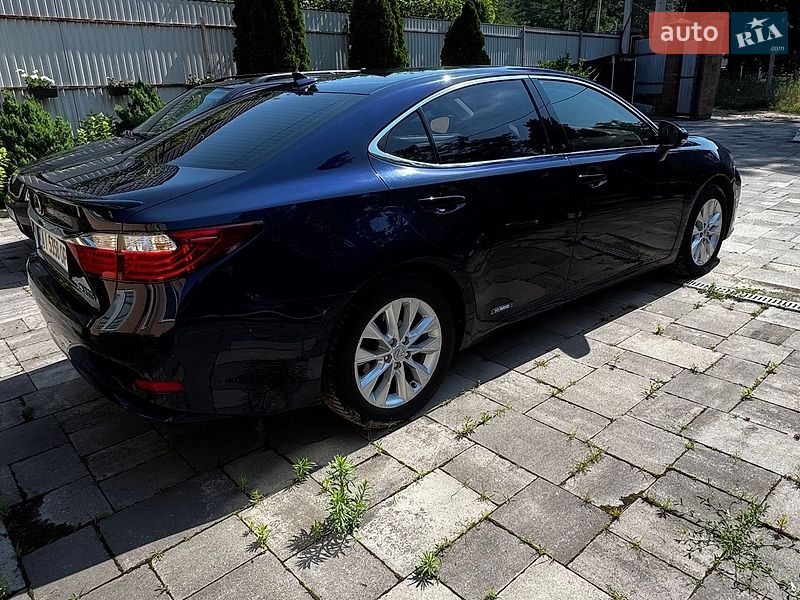Седан Lexus ES 2014 в Києві