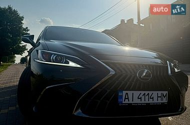 Седан Lexus ES 2023 в Києві