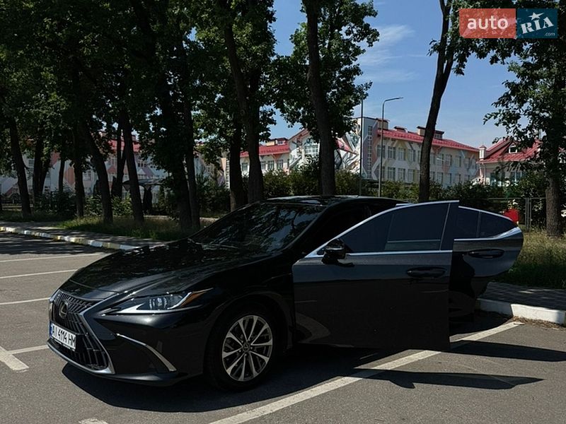 Седан Lexus ES 2023 в Києві