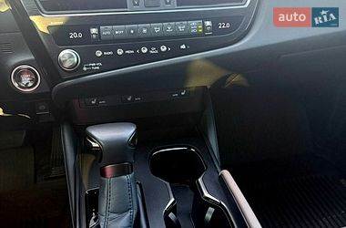 Седан Lexus ES 2023 в Києві