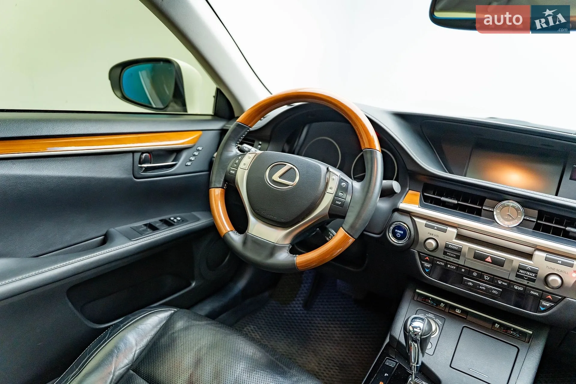 2015 Lexus ES - мініатюра 13