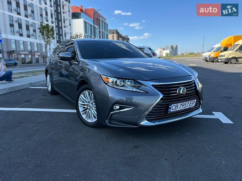 Седан Lexus ES 2016 в Рівному