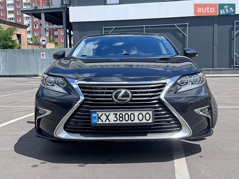 Седан Lexus ES 2015 в Киеве