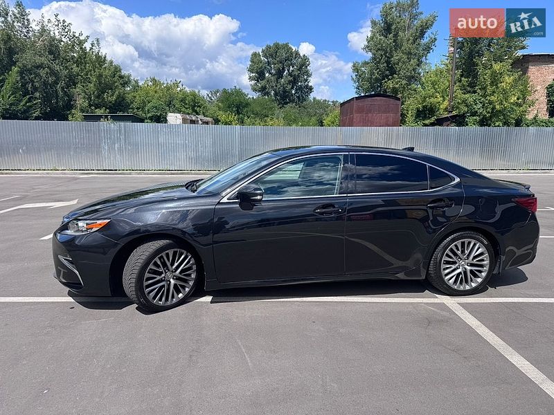 Седан Lexus ES 2015 в Киеве