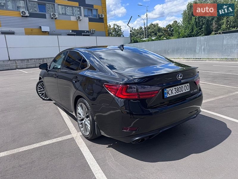Седан Lexus ES 2015 в Киеве
