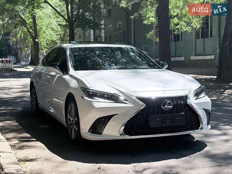 Седан Lexus ES 2021 в Одесі