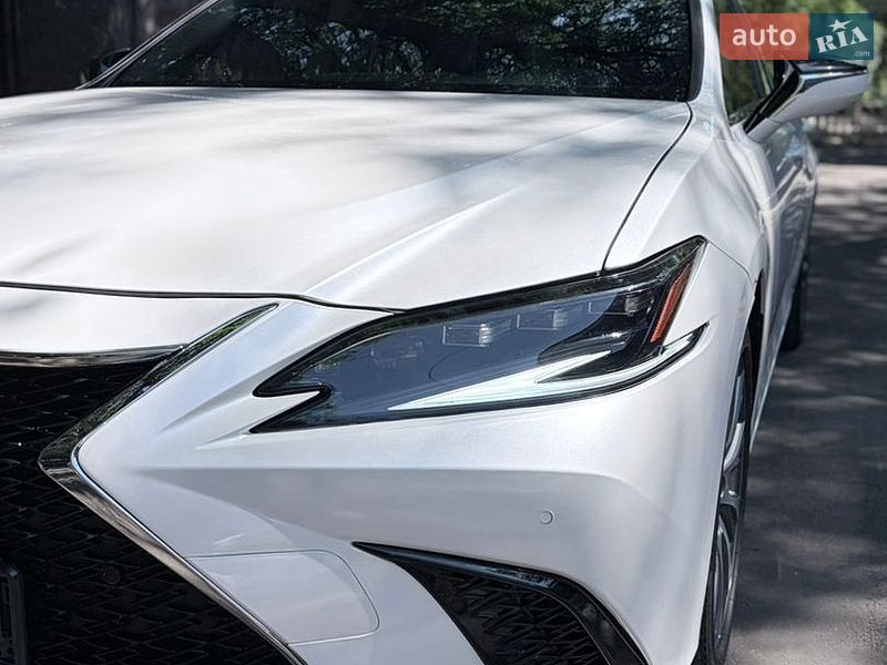 Седан Lexus ES 2021 в Одесі
