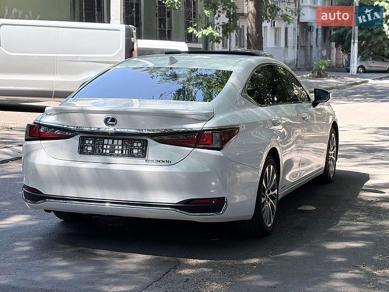 Седан Lexus ES 2021 в Одесі