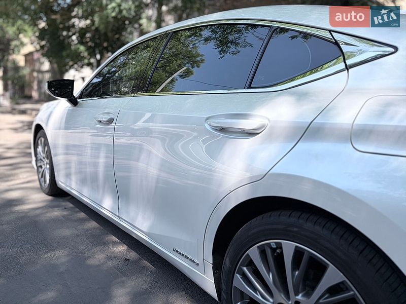 Седан Lexus ES 2021 в Одесі