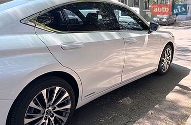 Седан Lexus ES 2021 в Одесі
