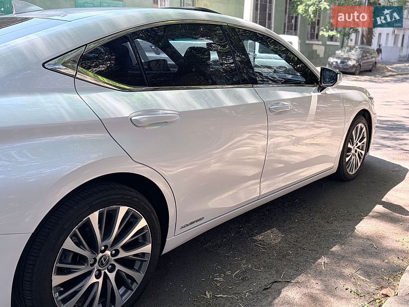 Седан Lexus ES 2021 в Одесі