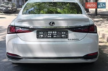 Седан Lexus ES 2021 в Одесі