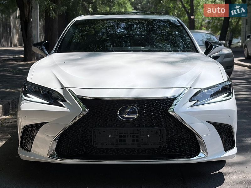 Седан Lexus ES 2021 в Одесі