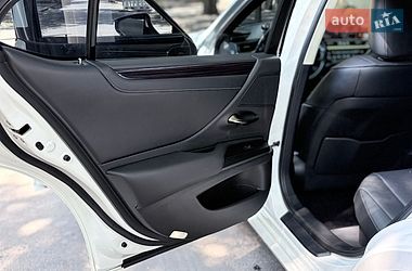 Седан Lexus ES 2021 в Одесі