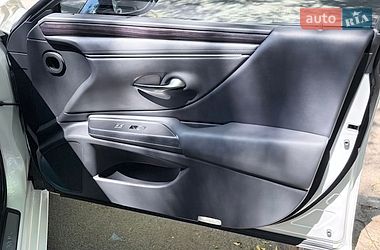 Седан Lexus ES 2021 в Одесі