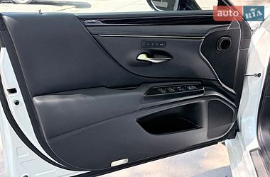 Седан Lexus ES 2021 в Одесі