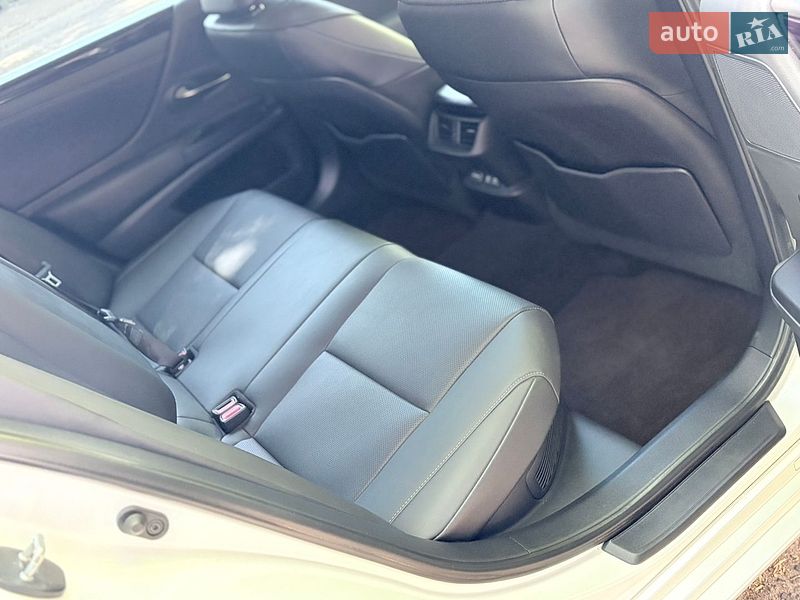 Седан Lexus ES 2021 в Одесі