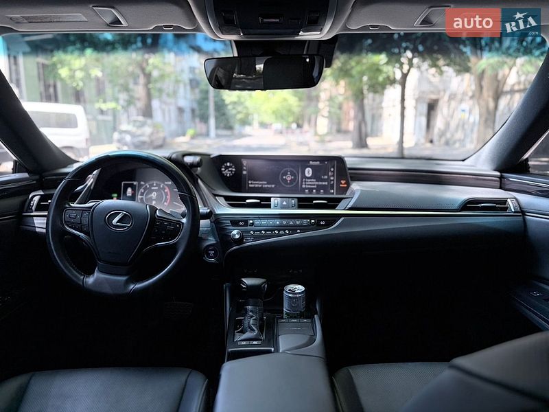 Седан Lexus ES 2021 в Одесі