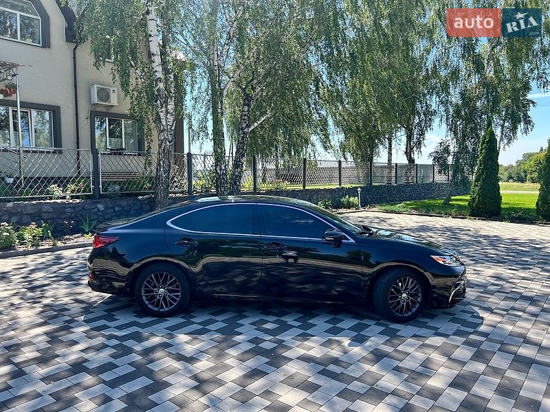 Седан Lexus ES 2018 в Чернигове