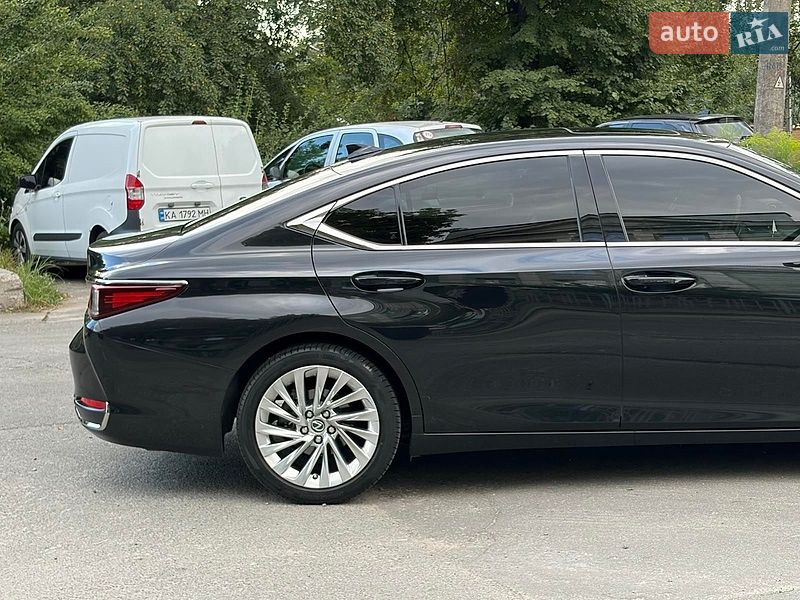 Седан Lexus ES 2019 в Киеве фото 13 Седан Lexus ES 2019 в Киеве