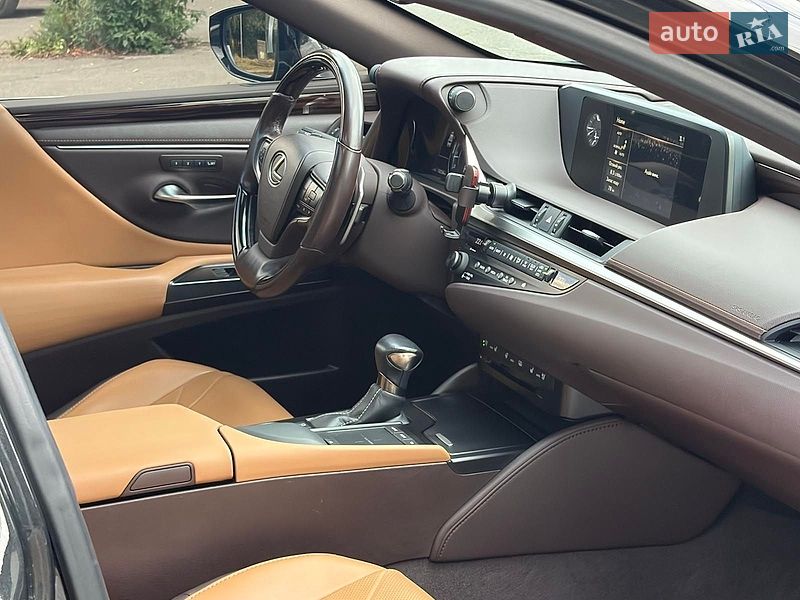 Седан Lexus ES 2019 в Киеве фото 15 Седан Lexus ES 2019 в Киеве