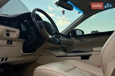 Седан Lexus ES 2015 в Одесі