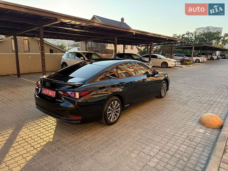 Седан Lexus ES 2022 в Одесі