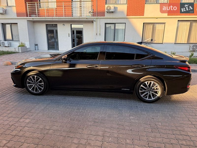 Седан Lexus ES 2022 в Одесі