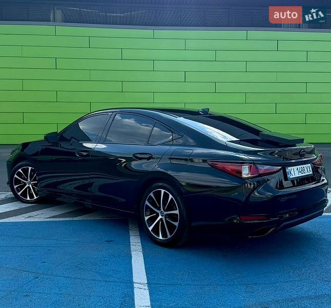 Седан Lexus ES 2020 в Києві