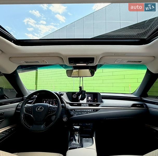 Седан Lexus ES 2020 в Києві