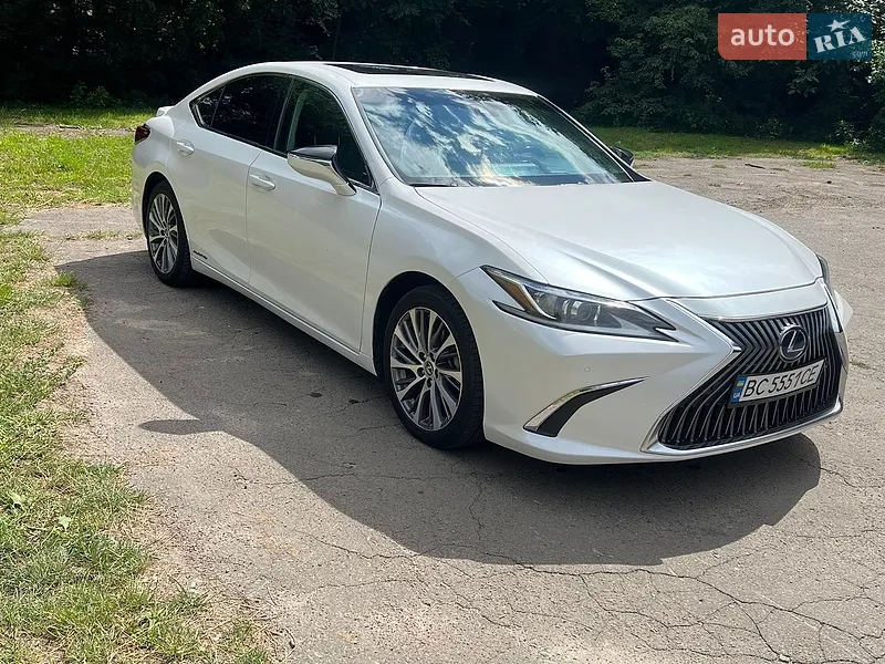 Lexus ES