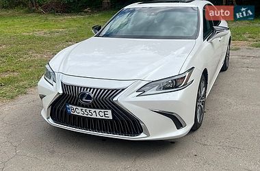 Седан Lexus ES 2021 в Львові