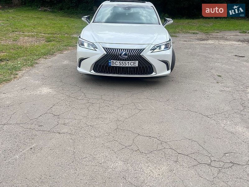 Седан Lexus ES 2021 в Львові