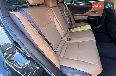 Седан Lexus ES 2021 в Одесі
