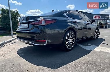 Седан Lexus ES 2021 в Одесі