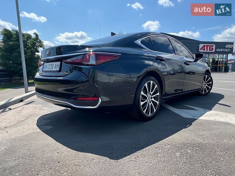 Седан Lexus ES 2021 в Одесі