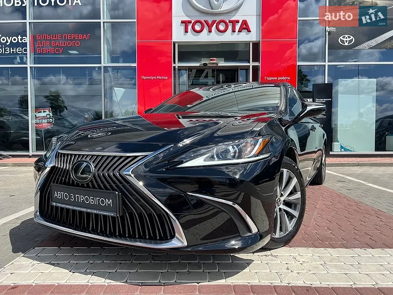 Lexus ES 2020