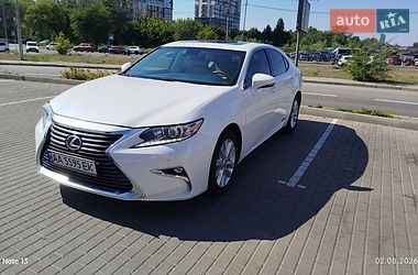 Седан Lexus ES 2014 в Киеве