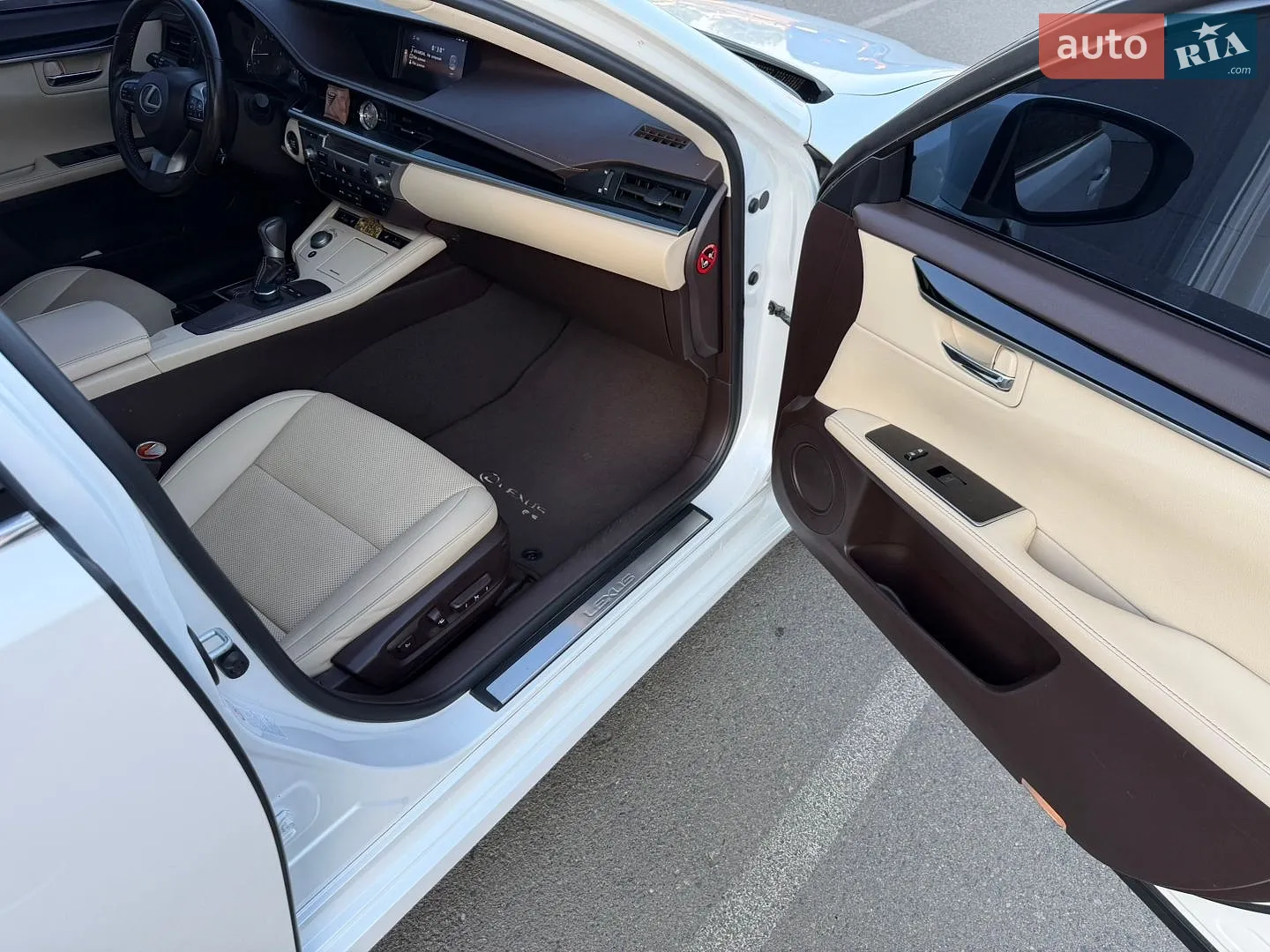 2017 Lexus ES - мініатюра 23