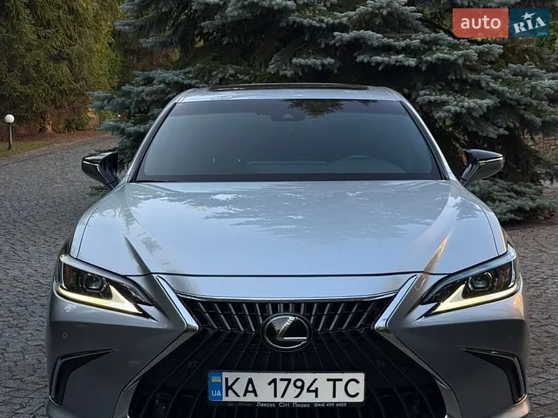 Lexus ES 2022